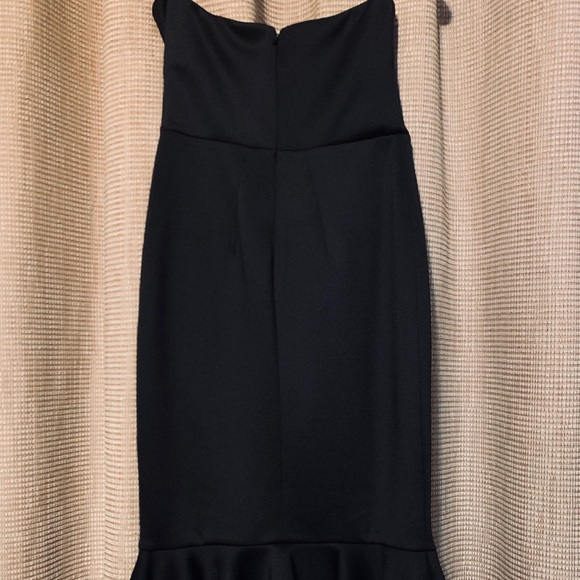 BN EXPRESS BLACK STRAPLESS SCUBA FLOUNCE DRESS SZ4 - Picture 3 of 8
